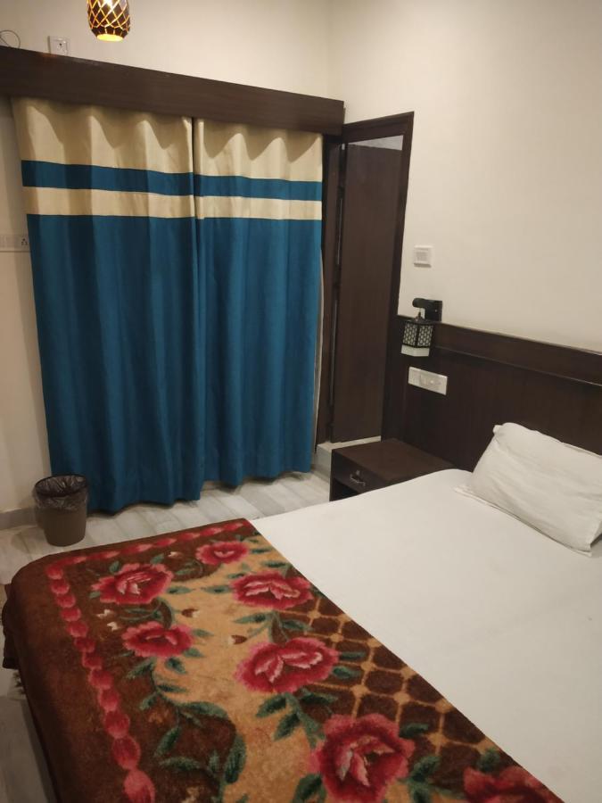 Hotel Ramayana 克久拉霍 外观 照片